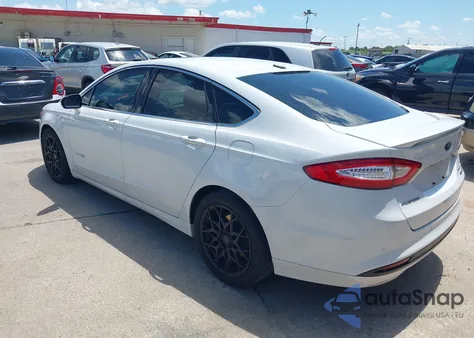 2013 Ford Fusion Hybrid Titanium from USA, damaged, VIN 3FA6P0RU3DR360693
